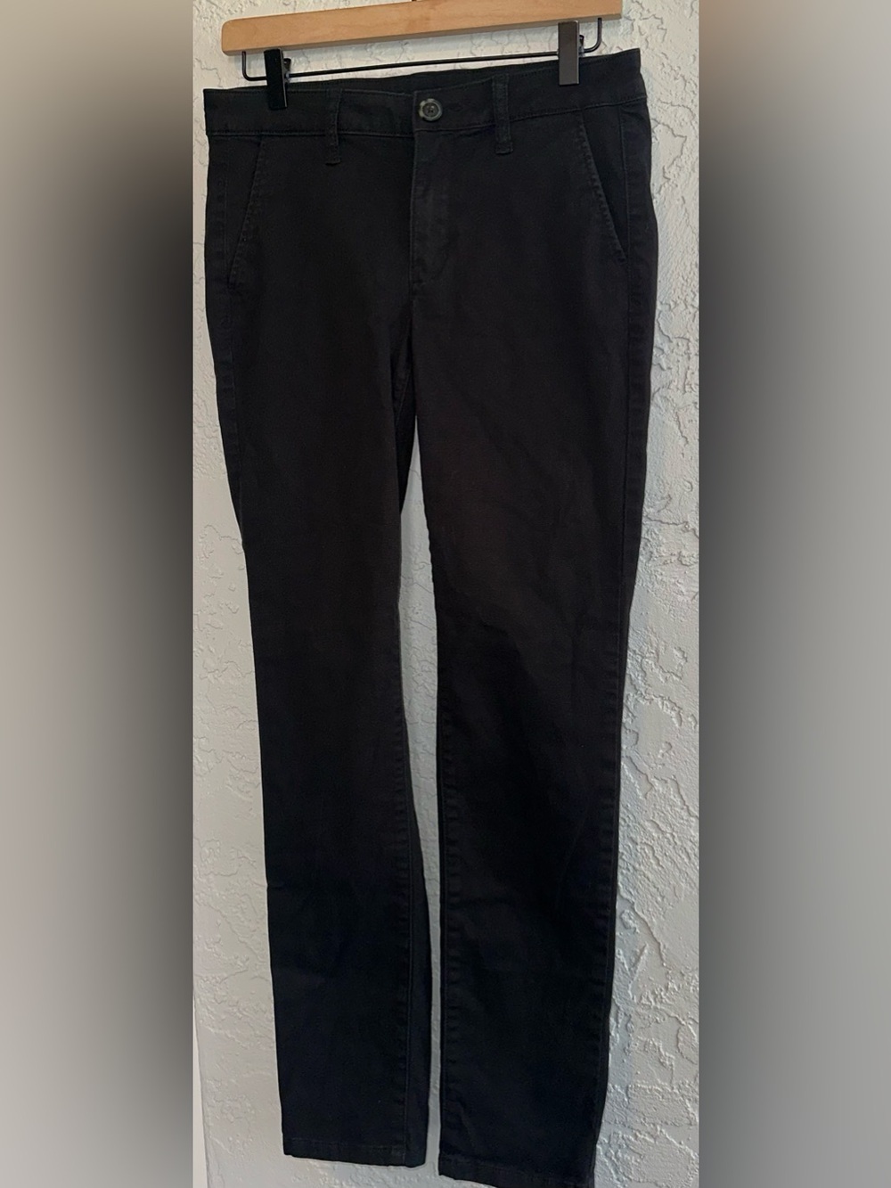 American Eagle Classic Black Super Stretch Skinny Pants - Picture 4 of 10